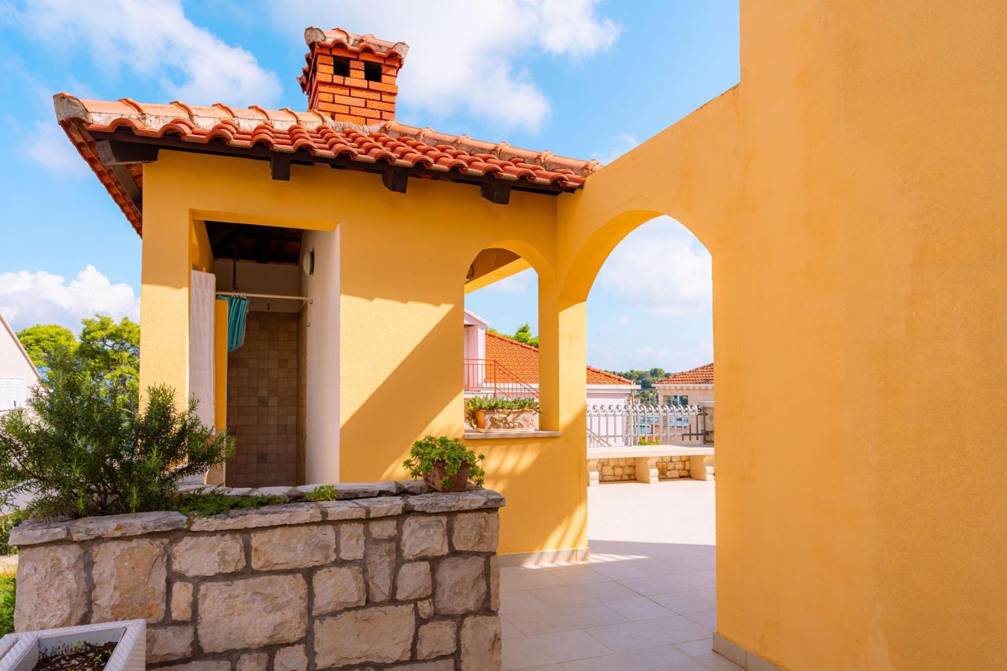 House 4 You Lumbarda Exterior foto